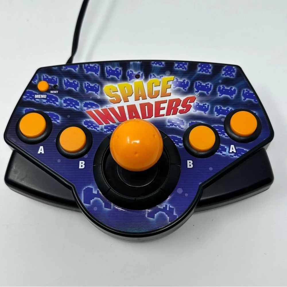 Space Invaders 5-in-1 Plug N Play TV Game Radica 2003 Tested Working